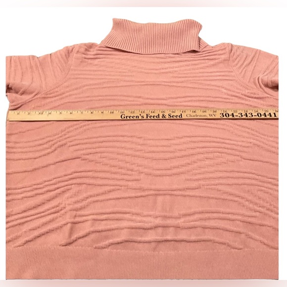 New Unworn, Unused AnyBody Luxury Sweater in Pink. 2XL - Picture 5 of 7